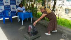 no-rio,-iniciativa-amplia-a-reciclagem-em-comunidades-carentes-e-garante-renda-para-os-moradores-e-ruas-mais-limpas