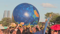 povos-indigenas-fazem-marcha-contra-marco-temporal,-em-brasilia