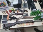 tres-homens-sao-presos-e-sete-armas-apreendidas-durante-ocorrencia-policial-em-bairro-de-rio-branco