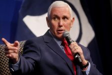 mike-pence,-ex-vice-de-donald-trump,-presta-depoimento-na-justica-que-pode-complicar-o-ex-presidente