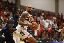 sao-paulo-vence-o-pinheiros-e-sai-na-frente-pelas-quartas-do-nbb;-sesi-franca-e-hoje