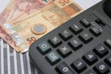 confira-como-fica-o-desconto-do-ir-nos-salarios-e-aposentadorias-com-a-nova-isencao