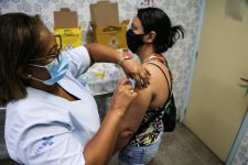 3%-do-publico-alvo-ja-recebeu-vacina-contra-influenza-em-salvador;-imunizante-segue-disponivel-em-mais-de-100-pontos