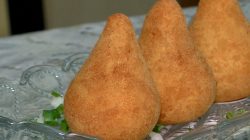 saiba-como-preparar-uma-deliciosa-receita-de-coxinha-de-frango-com-bacon