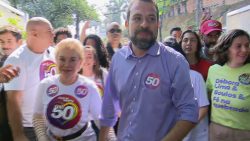 boulos-vota-acompanhado-de-marta-em-escola-na-zona-sul-de-sao-paulo