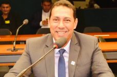 prefeito-de-lucena-e-detido-suspeito-de-ato-de-campanha-irregular