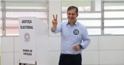 eleicoes-2024:-vaguinho-(psd)-registra-seu-voto-em-escola-de-criciuma