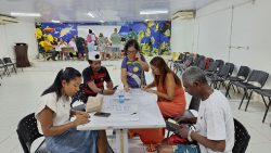 turistas-de-fernando-de-noronha-justificam-ausencia-de-voto-no-auditorio-da-escola-arquipelago;-video