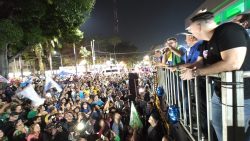 reeleito,-tiao-bocalom-comemora-vitoria-com-festa-em-frente-a-prefeitura-de-rio-branco:-‘eu-vou-fazer-de-tudo’