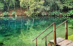 conheca-o-lago-que-se-tornou-refugio-com-aguas-cristalinas-em-goias