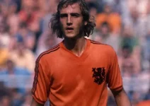 parceiro-de-cruyff-na-holanda,-neeskens-morre-aos-73-anos